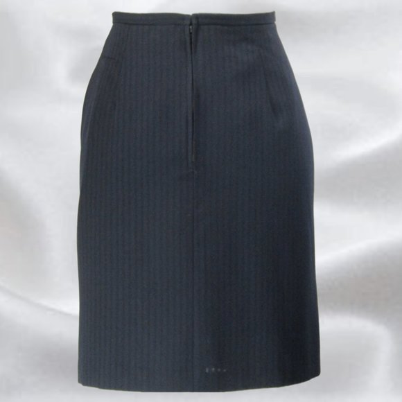 Tenzer Navy Blue Pinstriped Skirt Suit in Size 8/10 - Picture 5 of 9